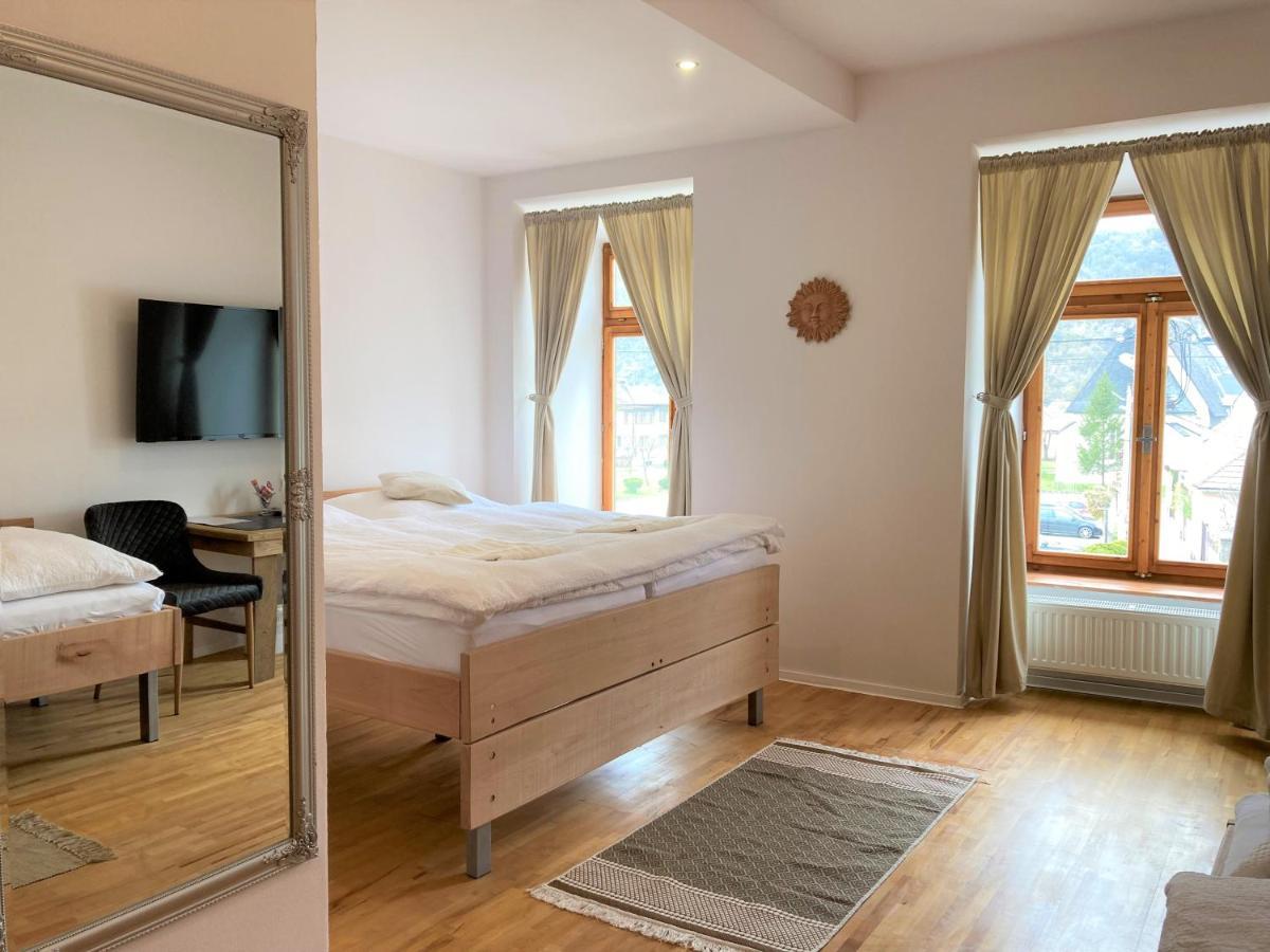 Bed & Breakfast Hugo Plesivec Esterno foto