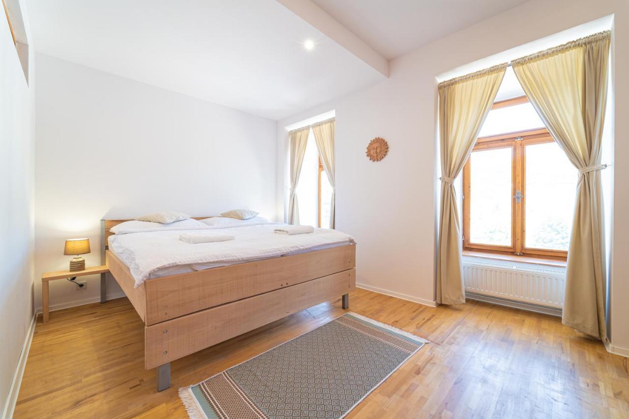 Bed & Breakfast Hugo Plesivec Esterno foto