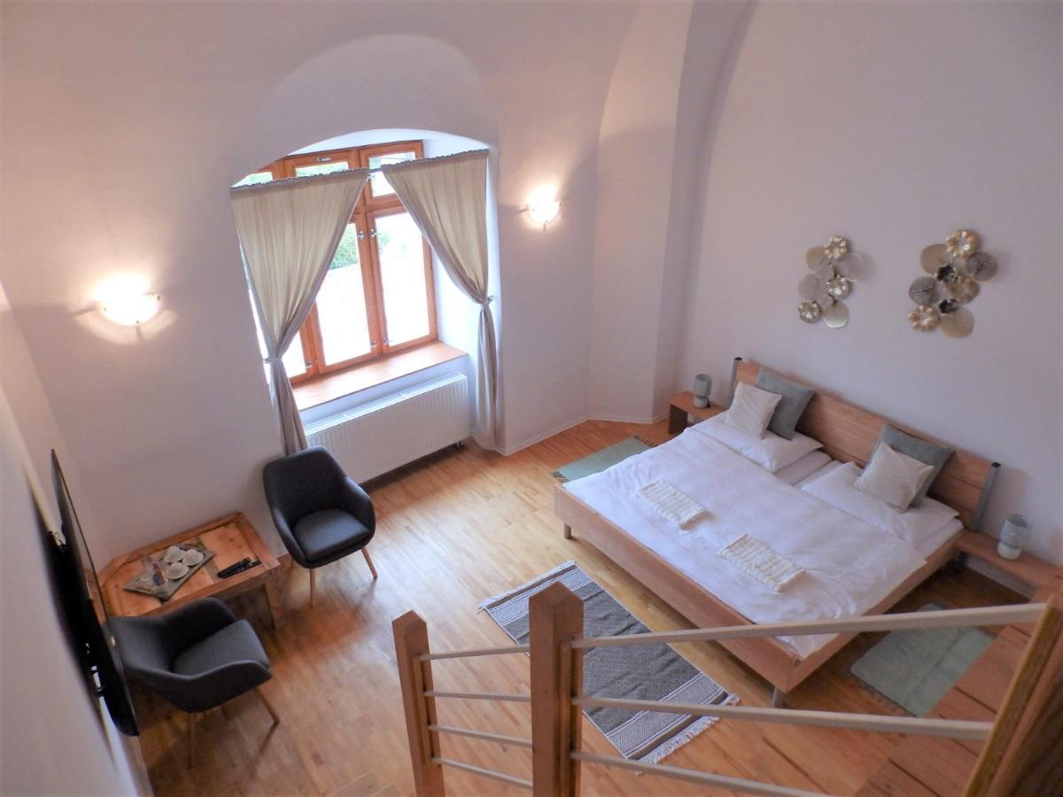 Bed & Breakfast Hugo Plesivec Esterno foto