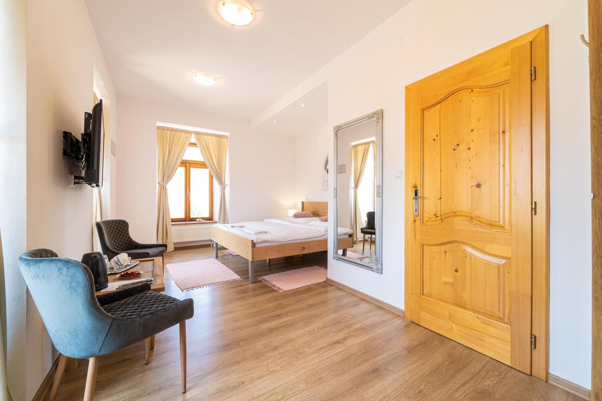 Bed & Breakfast Hugo Plesivec Esterno foto