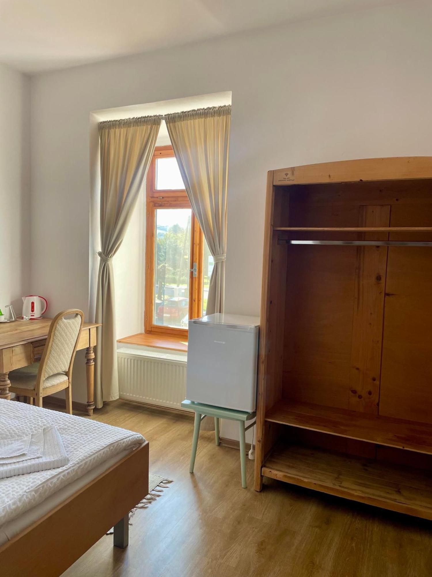 Bed & Breakfast Hugo Plesivec Esterno foto