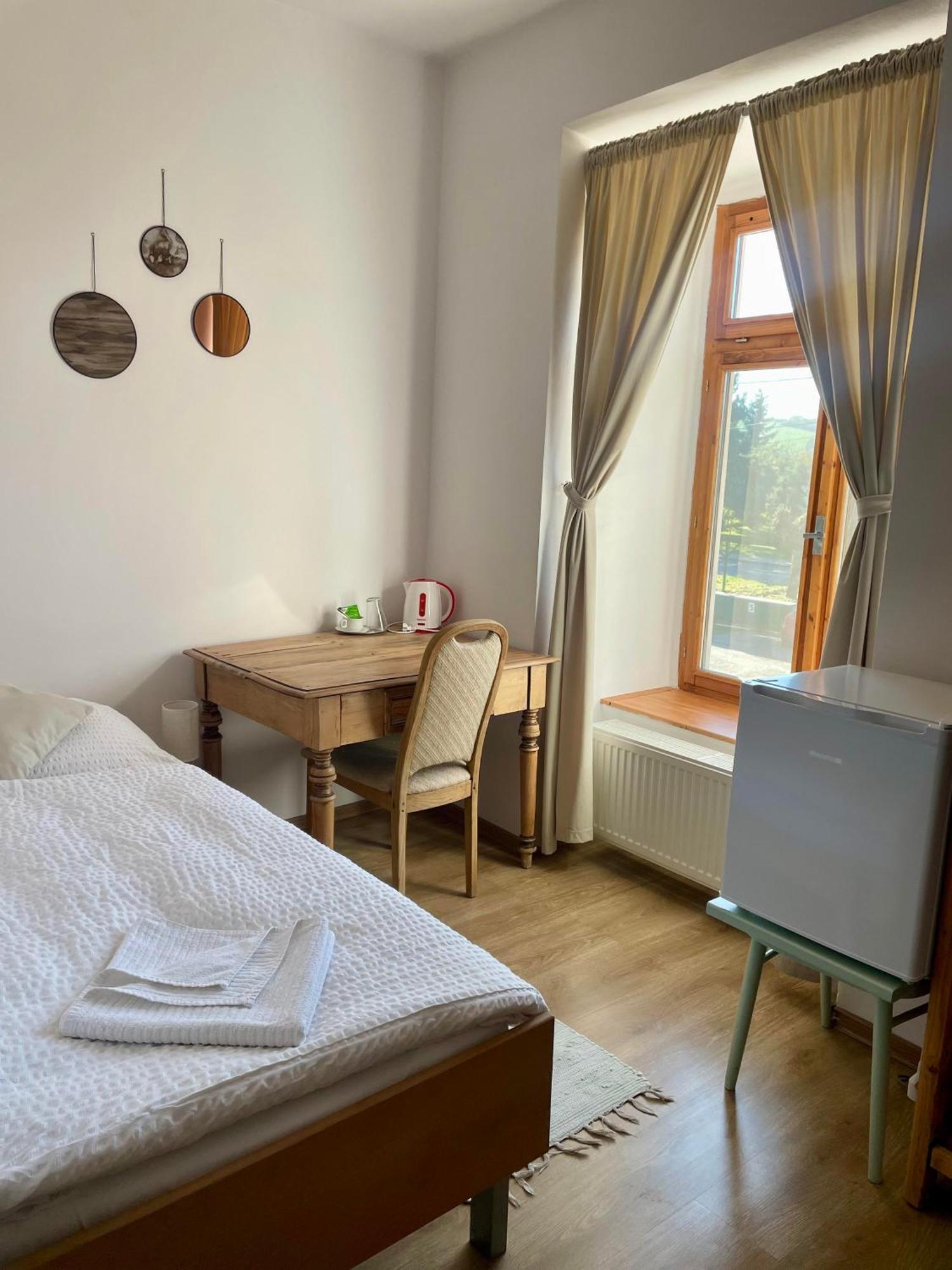 Bed & Breakfast Hugo Plesivec Esterno foto